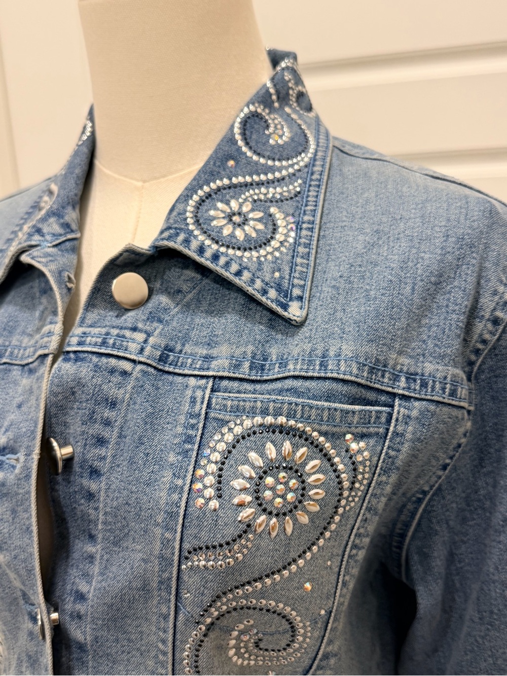 🔥Vintage Christine Alexander Rhinestone Blue Denim Jacket - Women - Picture 4 of 13